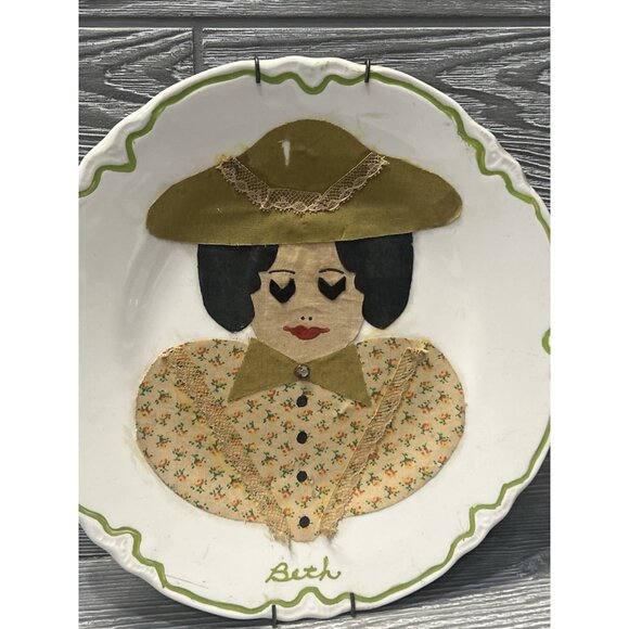 Folk Art 1950s His & Hers Portraits Vintage MCM Plates Beth & Bill Kitschy Decor - Picture 3 of 13